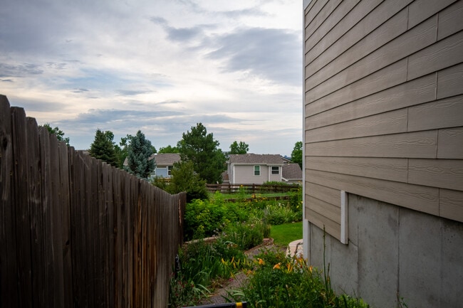 Building Photo - 5747 Jaguar Way