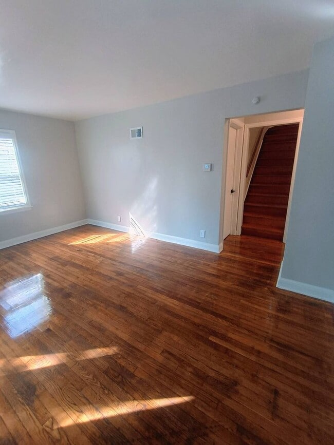 Building Photo - Single Family Home Available