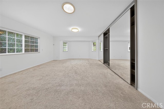 Building Photo - 2255 E Chevy Chase Dr