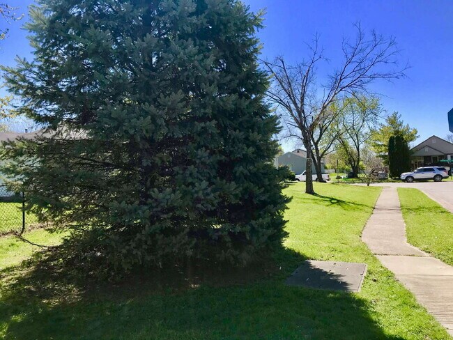 Building Photo - Charming 3 Bedroom, 2 Bathroom Home in Perry Township!