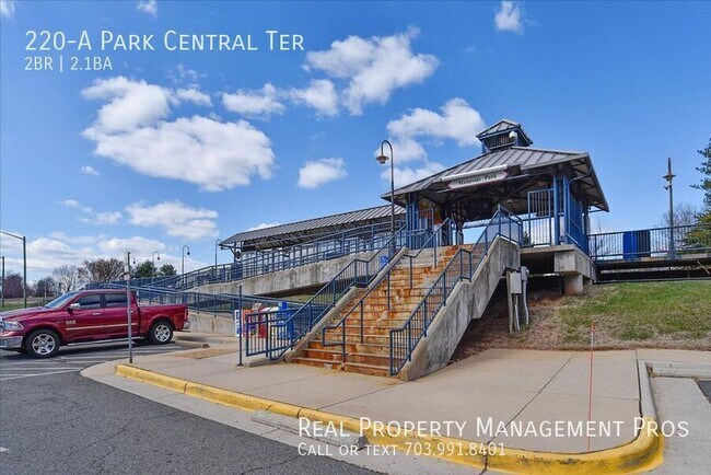 Building Photo - 220 Park Central Ter