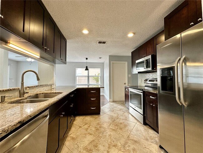 Building Photo - 1116 Timberbend Cir