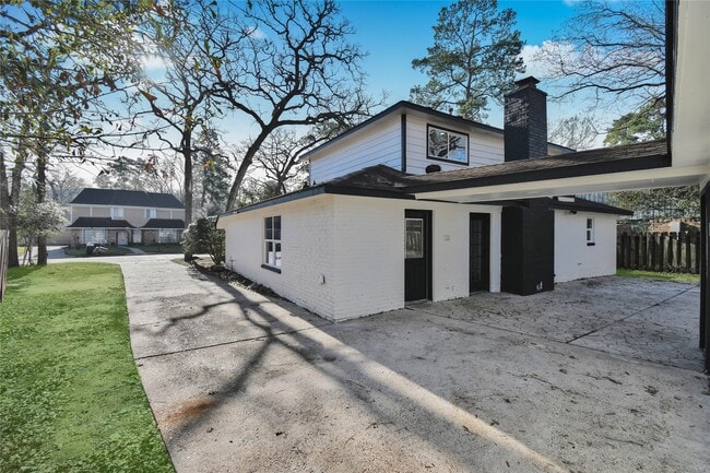 Building Photo - 2035 Round Spring Dr