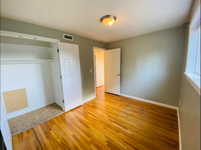 Building Photo - 1257 E 200 S