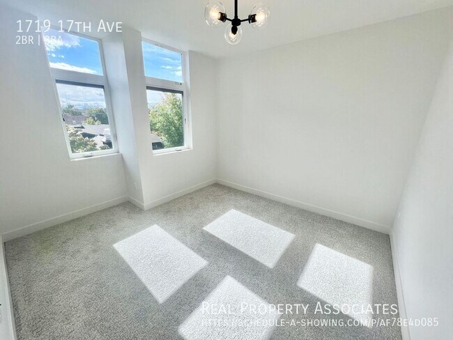 Building Photo - 1719 17th Ave