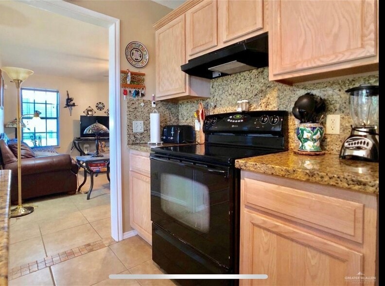 Kitchen into living room - 1305 Ambrosia Dr