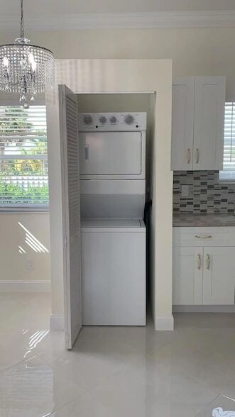 Building Photo - 4649 Lillian Ave