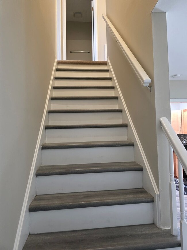 Building Photo - Green Valley Community off Kirkwood Highway