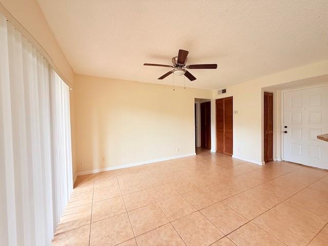 Building Photo - 9999 Summerbreeze Dr