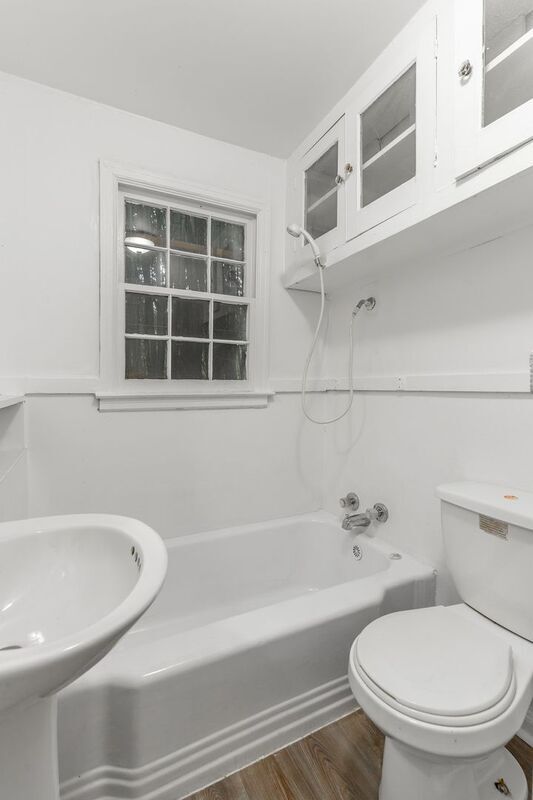 Building Photo - 518 E Manning St