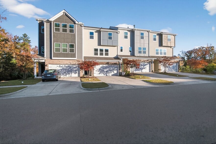 Building Photo - 1223 Brickfield Dr