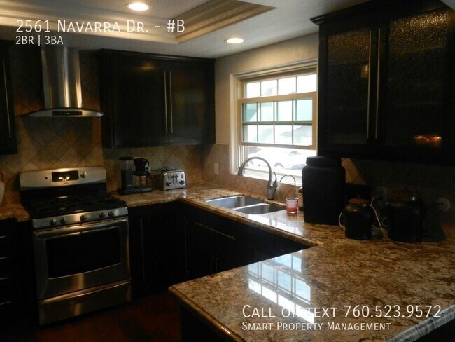 Building Photo - 2561 Navarra Dr