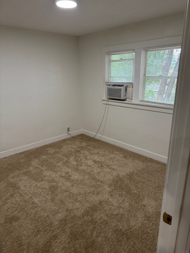 Building Photo - 1216 S 1100 E