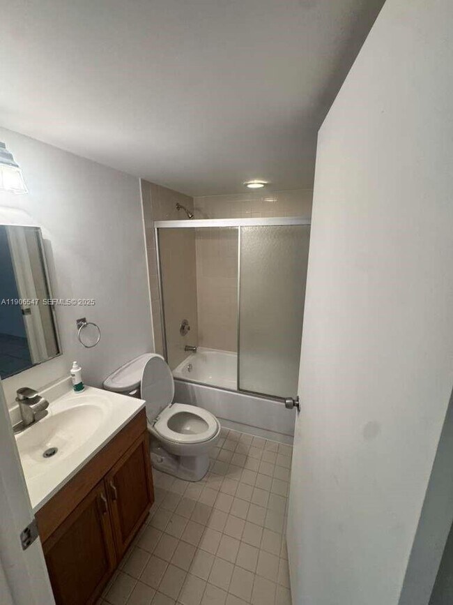 Building Photo - 9140 SW 123rd Ct