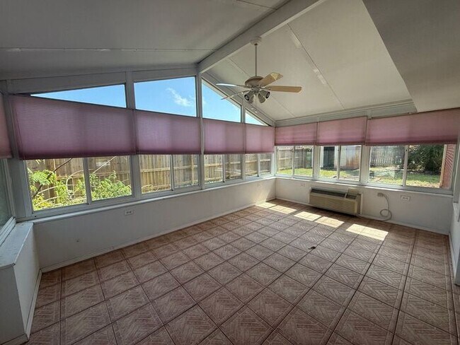 Building Photo - Gulf Breeze - Mandavilla - 3 bedroom, 2 bathroom