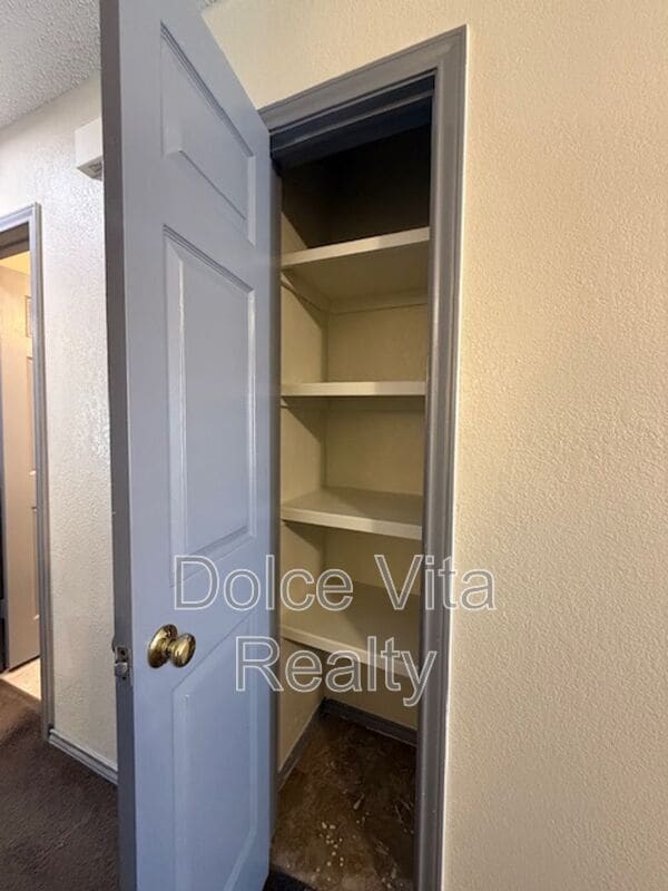 Building Photo - 4105 N 24th Ln