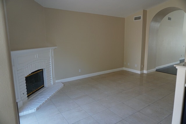 Building Photo - Beautiful 3 Bedroom 2 Bathroom Newbury Park Home! Ready for Move In!