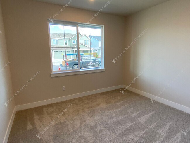 Building Photo - Brand NEW Pahlisch 3 BR - 2BA Home in Southeast Bend