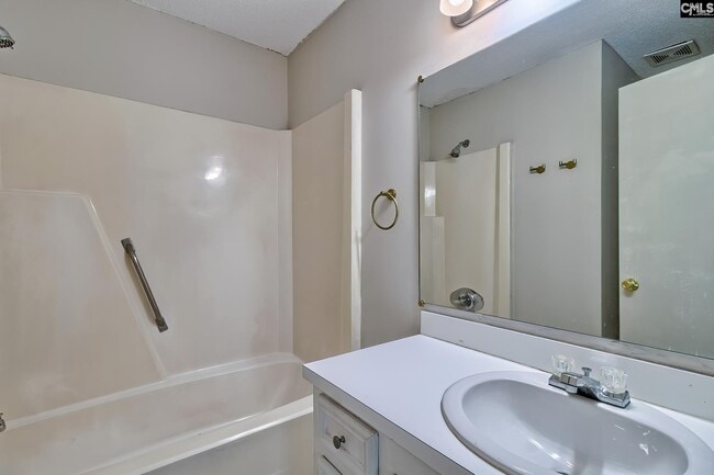 Building Photo - 45 Battery Walk Ct
