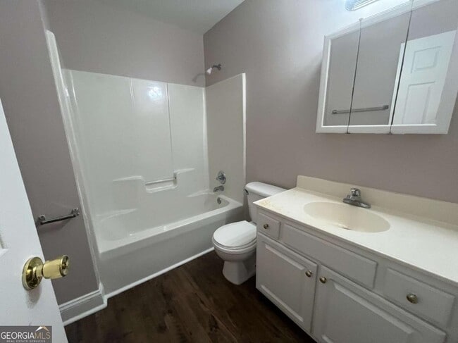 Building Photo - 545 Rustwood Dr