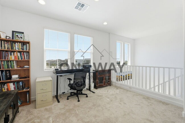 Building Photo - 10204 E Ulysses Ave