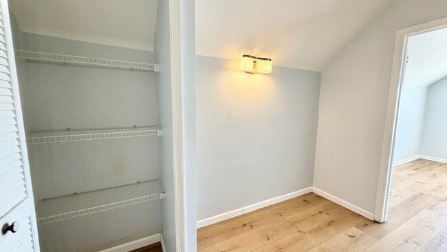 Building Photo - 6048 Garrett St