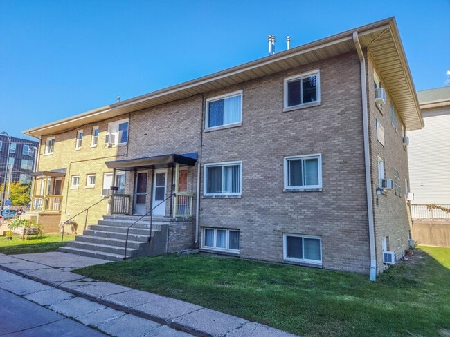 Building Photo - 907SE