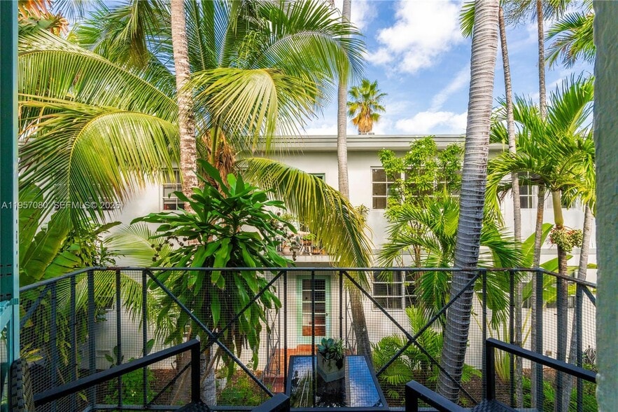 Building Photo - 728 Lenox Ave