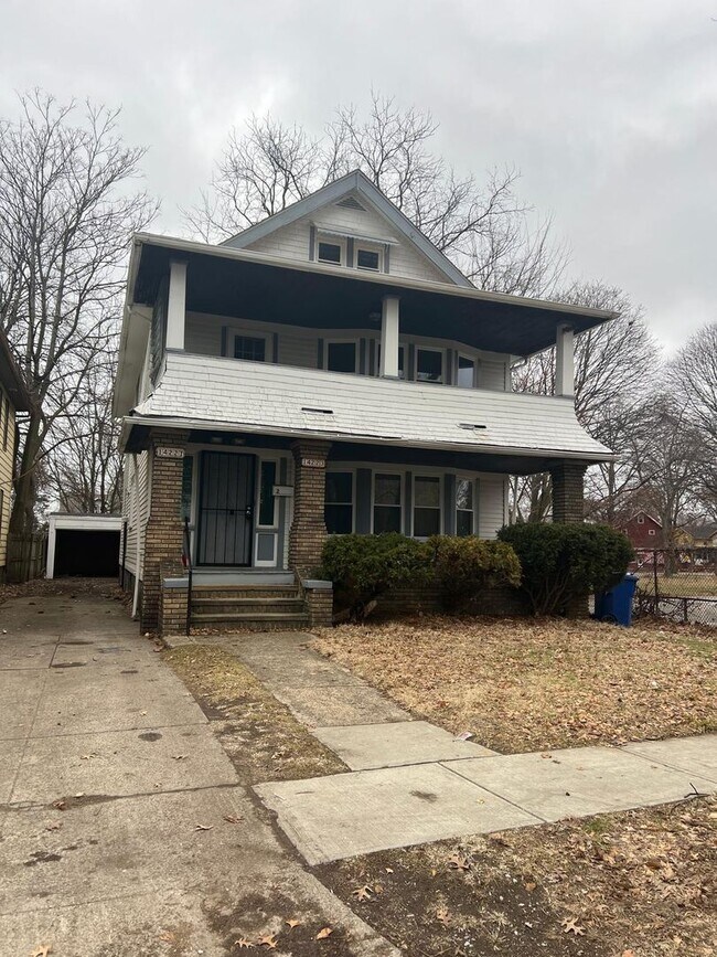 Building Photo - 14221 Glenside Rd