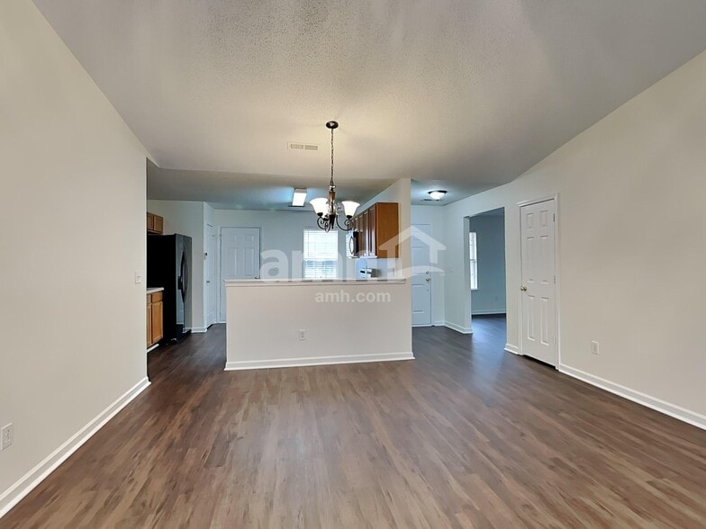 Building Photo - 411 Revis Creek Ct