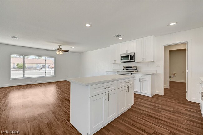 Building Photo - 1580 Quarter Horse Dr