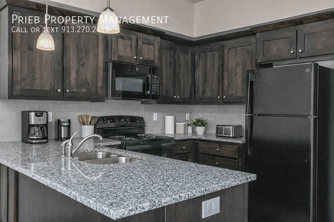 Building Photo - 3256 N 103rd Pl