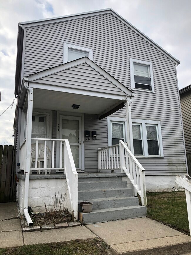 Primary Photo - 753 1/2 Sullivant Ave.