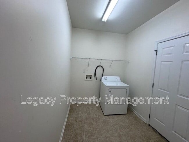 Building Photo - 1608 Brambleton Ct