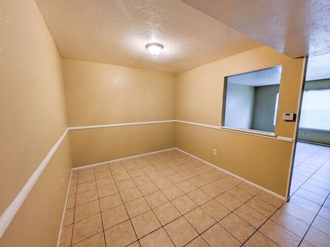Building Photo - 2700 N 16th St