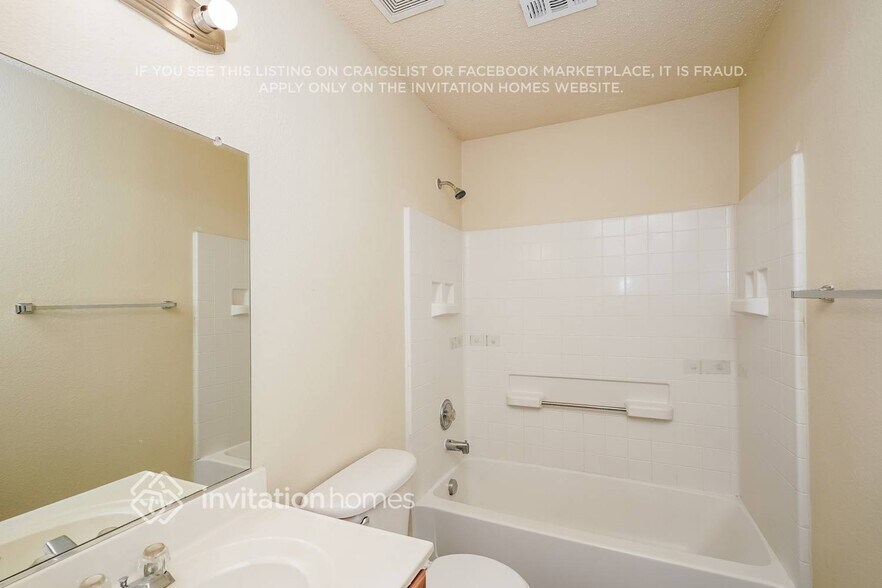 Building Photo - 4920 Waterford Dr