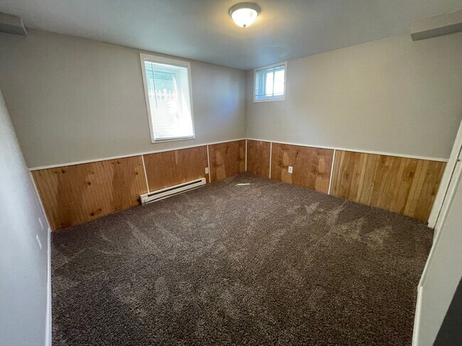 Building Photo - Partially Furnished 3-Bedroom Home in North Fargo!