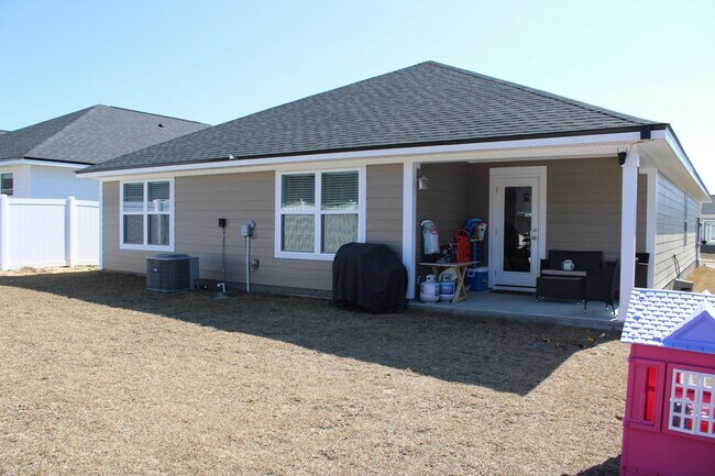 Building Photo - 1964 Catbird Trl