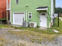 Building Photo - 224 W Acadia Ave