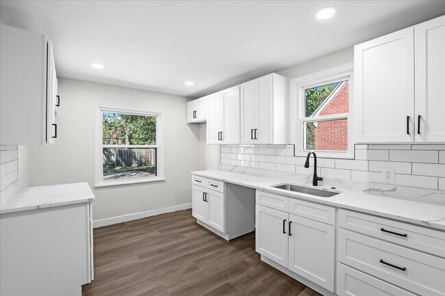 Building Photo - Modern Living in a Classic Detroit Neighborhood