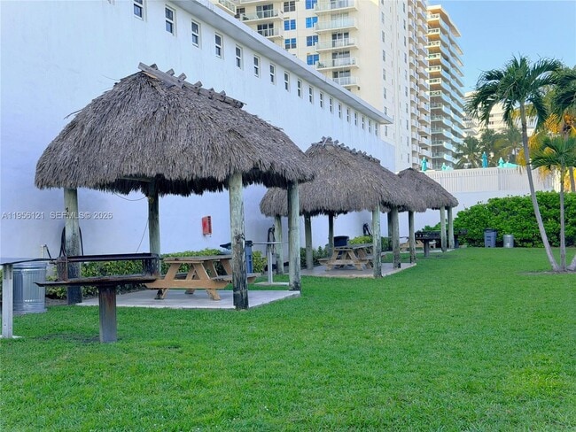 Building Photo - 5601 Collins Ave