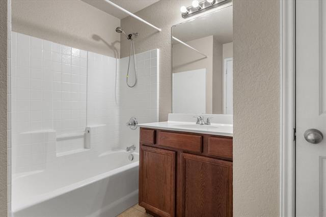 Building Photo - 1513 Millbrook Dr