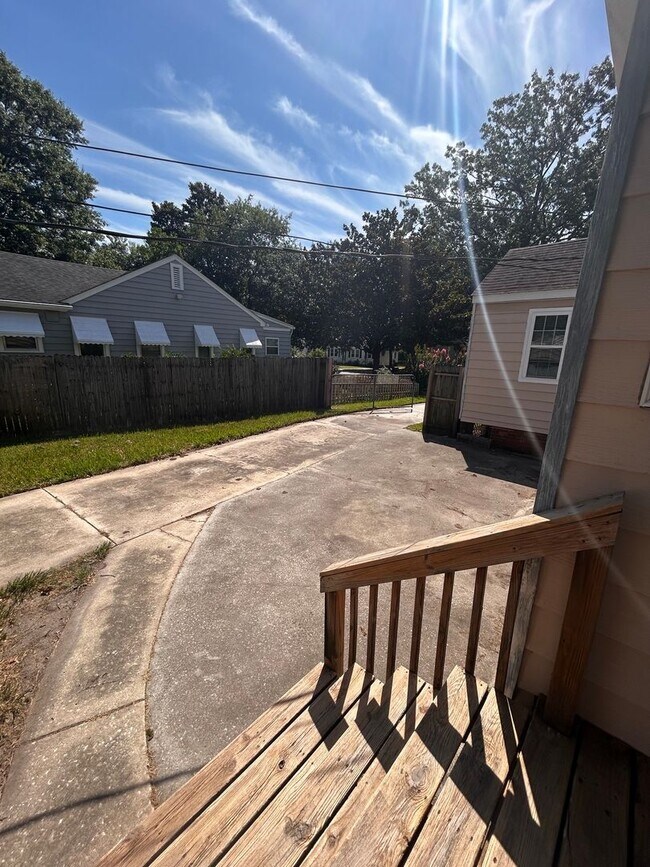 Building Photo - Charming 2 Bedroom Home in Hanahan's Highland Park neighborhood!