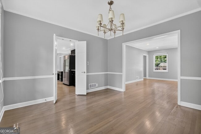 Building Photo - 4854 Springfield Dr