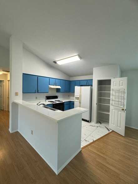 Kitchen and pantry - 736 Patchway Ln