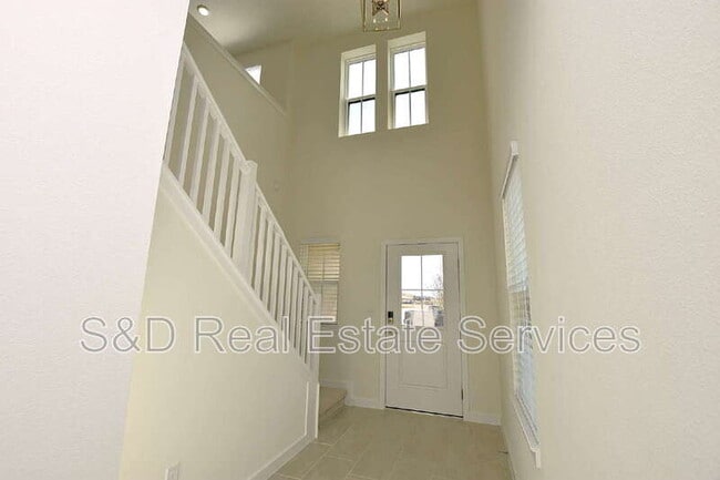 Building Photo - 3183 Cup Dr