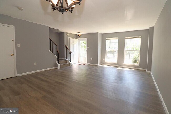 Building Photo - 18365 Honeylocust Cir
