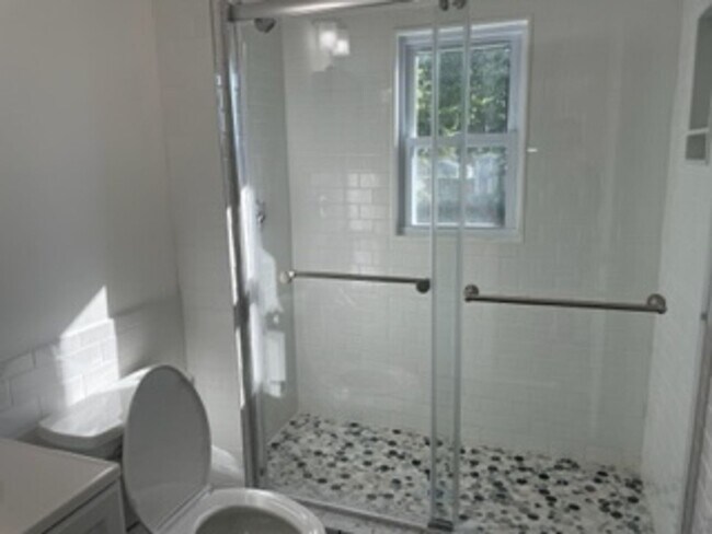 Building Photo - Beautiful 3 Bedroom House for Rent in Neptune!