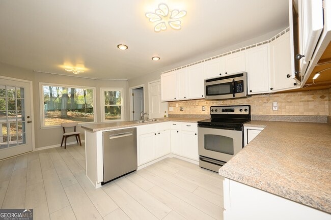 Building Photo - 151 Lakeside Dr NW