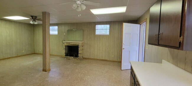 Building Photo - 141 SE 59th St